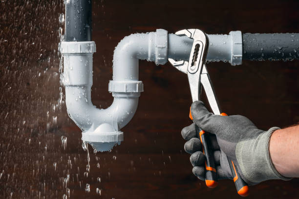Professional Gas Line Repair technician working in Comfort, TX